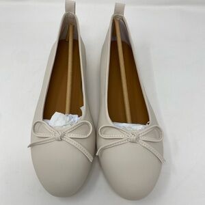 NEW - Women’s Windy Hidden Wedge Flat Size 8.5